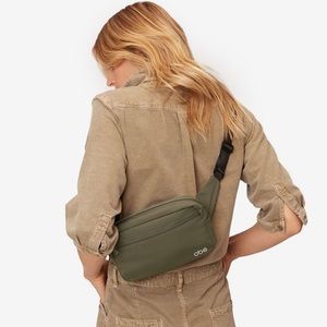 NWT Obe Waistpack Green